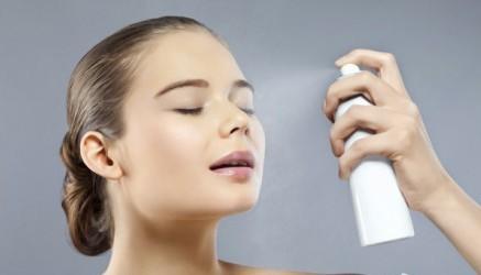 使用補水噴霧之后，到底該不該將殘余的水分擦掉？